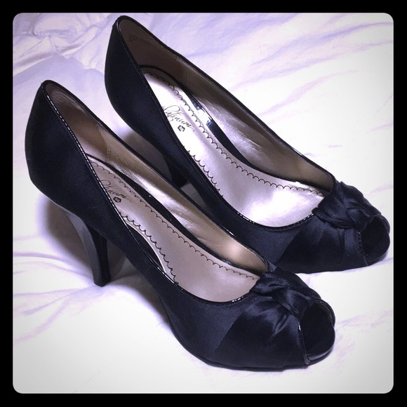 BP Black Platinum Heels - Picture 1 of 2
